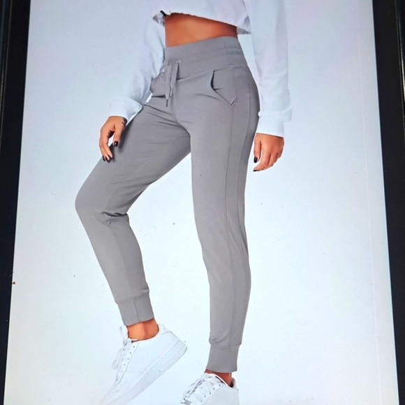 HALARA Pants - HALARA SOFTLY ZERO COOL TOUCH JOGGERS  S